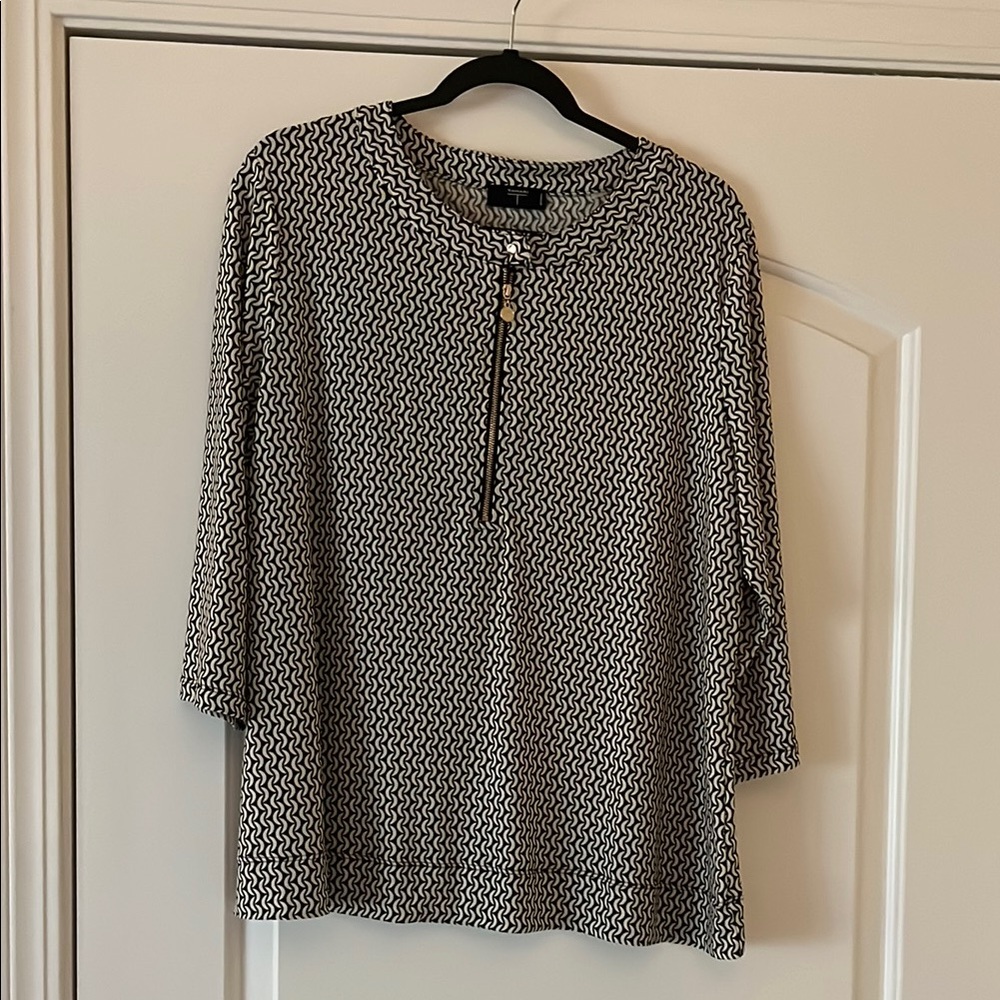 Tahari Black and White Geometric Blouse
